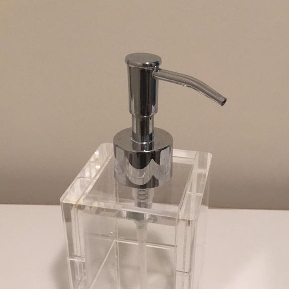Acrylic Clear Soap Dispenser - Picture 7 of 7